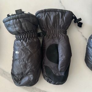 REI Toddler Snow Mittens